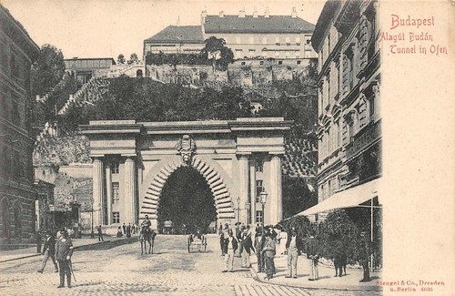 Pays est budapest - -,