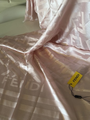Fendi stola donna rosa polvere
