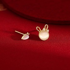 Orecchini A Bottone Con Il Design Di Conigli