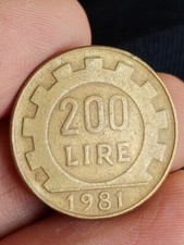 1981 Italy 200 Lire Coin Good