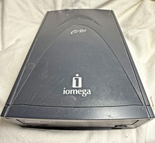 Iomega CD/RW DVD-ROM Ext. Unità disco; incl. cavo di alimentazione e cavo di collegamento; funziona