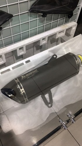 Silenziatore nero akrapovic - silenziatore,