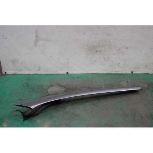 Modanatura lat parabrezza dx - lat.,