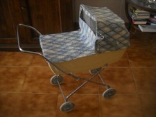 VECCHIA CARROZZINE PER BAMBOLE COMPLETA - LA TELA COPERTA MANCA DI UN OCCHIELLO