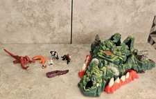 Mighty Max Storms Dragon