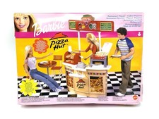 Barbie pizza hut - hut, restaurant