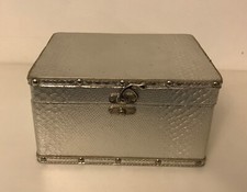 Portagioie in legno ricoperto cm.25x20x14 