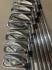 Set di ferri da stiro Mizuno JPX825