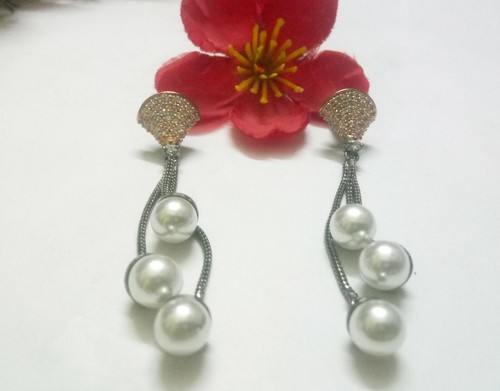 Orecchini indiani con zirconi