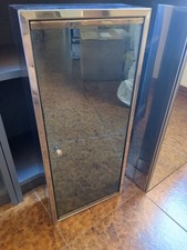 Mobiletto bagno in metallo con fronte in specchio azzurrato