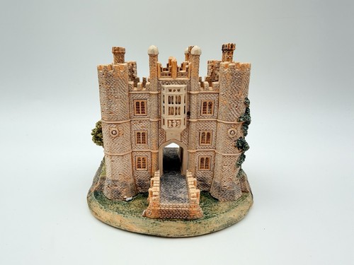 Lilliput lane hampton - lilliput, court