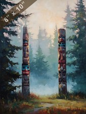 Totem Sitka nel parco con foresta dietro e nebbia mattutina 8x10 stampa opaca