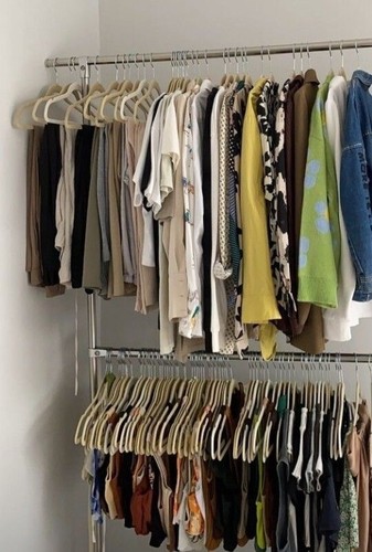 Stock abbigliamento donna - stock,