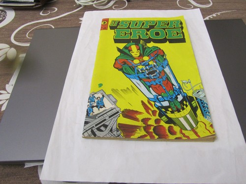 Super eroe ed - super,