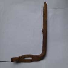 Antiche attrezzature in ferro fucinato per  carpenteria tetti in legno e camino