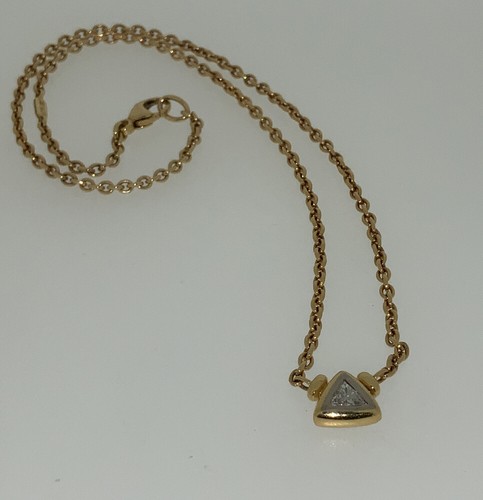 Collana triangolo diamante