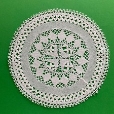 Centrino vintage in merletto