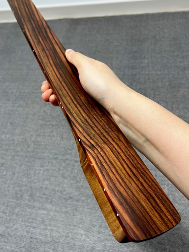 Manico per chitarra elettrica