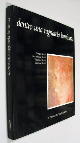 Dentro una ragnatela luminosa - una,