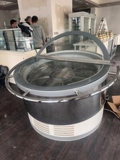 attrezzature e arredo bancone gelateria , macchina yogurt e attrezzature varie .