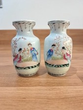 Attraente coppia di VASI