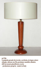 Lampada da tavolo in legno tornito col. ciliegio con paralume cilindro avorio