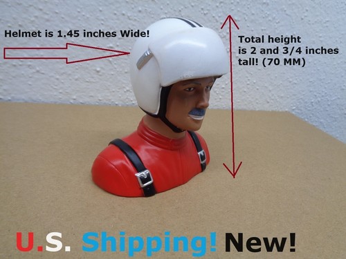 Figurina pilota con casco - con,