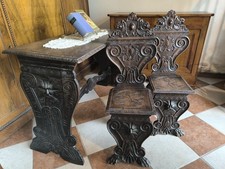 Coppia sedie e tavolino antiche neorinascimentali intagliate seconda metà 1800. 