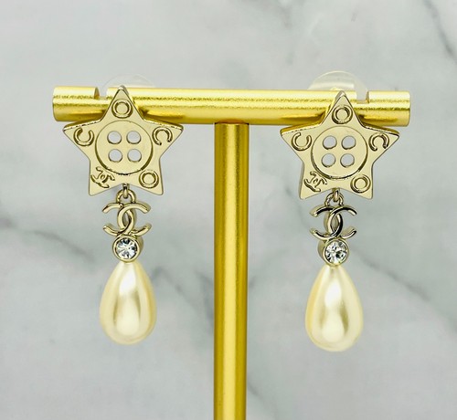 Chanel star button earrings - star,