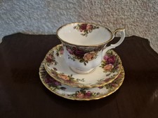 Tazza da tè, piattino e