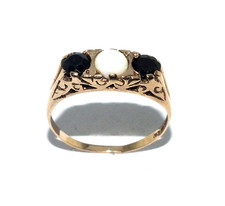 Elegante Anello In Oro Giallo 9 Carati Con Un Opale E Zaffiri, Misura UK P