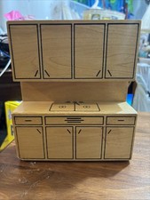 Lavello e armadi da cucina in