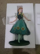 Disney Showcase Enesco Couture de Force Frozen Fever Anna Figura Primavera