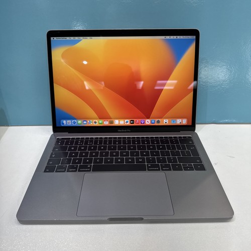 Apple macbook pro 2017 - apple, laptop