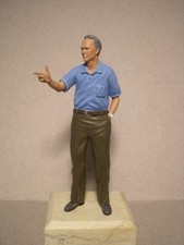 FIGURINE 1/18  CLINT EASTWOOD