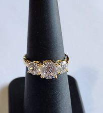 Anello a 3 pietre in oro 18 kt