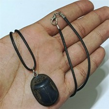 Ciondolo scarabeo fatto a mano