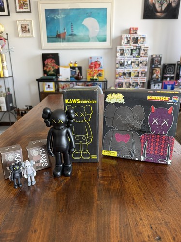 Medicom toy statuetta kaws - medicom,