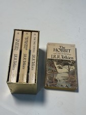 Set 4 libri vintage 1973 brossura scatola dorata Hobbit Signore degli Anelli J.R.R. Tolkien