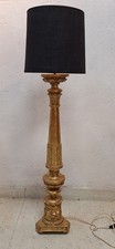 Antico candelabro  in legno