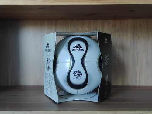 Adidas teamgeist matchball - adidas,