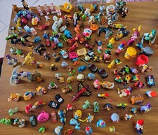 lotto sorpresine kinder + altri personaggi vari