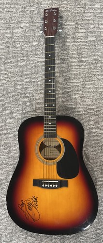 Chitarra acustica autografa