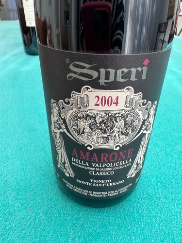 Una bottiglia amarone - di,