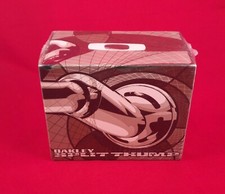 NUOVO 2GB!! Oakley Split Thump