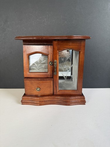 Portagioie vintage armadio