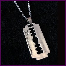 Collana con ciondolo lama di