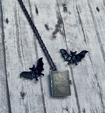 Collana libro magico - , delle