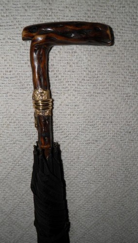 Antico ombrello nero - , ornato