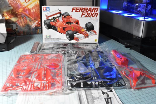 Tamiya ferrari f2001 gran - tamiya, 1/20